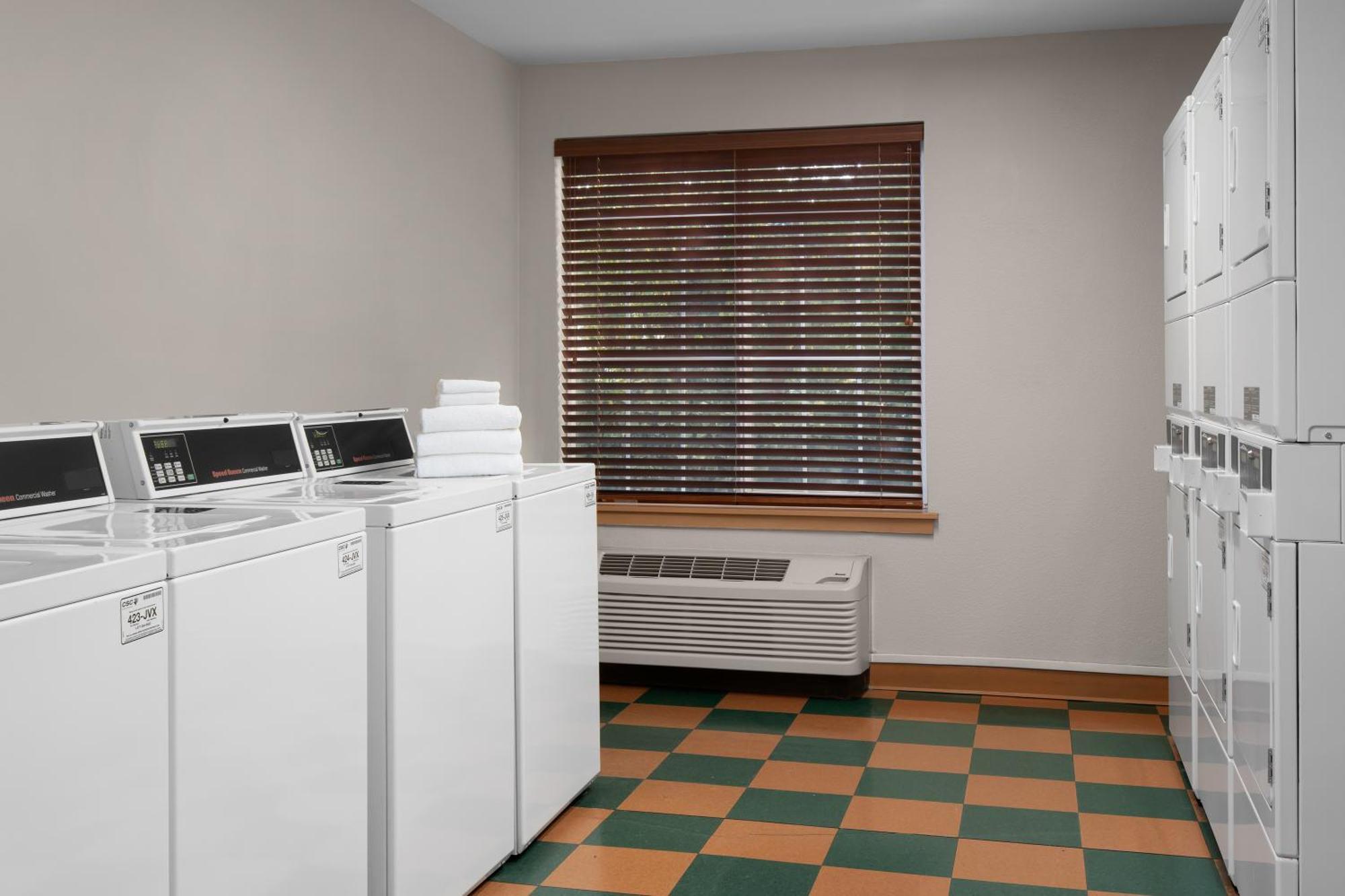 Larkspur Landing Extended Stay Suites Renton Ngoại thất bức ảnh